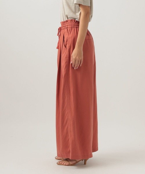 BAYFLOW（ベイフロー）の「[さらっとした穿き心地]テンセル(TM)繊維混ワイドパンツ（その他パンツ・レディース・グレイッシュベージュ/チャコール/テラコッタ/カーキ・FREE）」の13枚目の写真