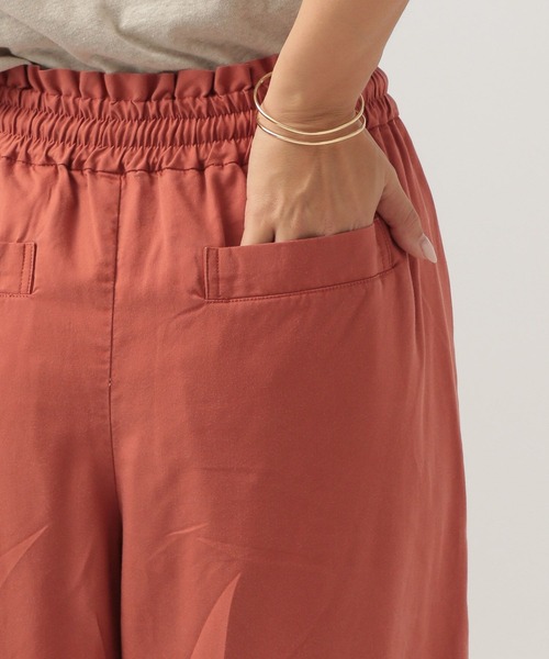 BAYFLOW（ベイフロー）の「[さらっとした穿き心地]テンセル(TM)繊維混ワイドパンツ（その他パンツ・レディース・グレイッシュベージュ/チャコール/テラコッタ/カーキ・FREE）」の19枚目の写真