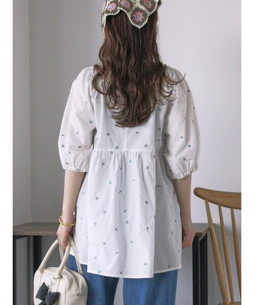 ehka sopo（エヘカソポ）の「花刺繍スクエアネックブラウス（シャツ/ブラウス・レディース・イエロー/オフホワイト/ブラック・F）」の8枚目の写真