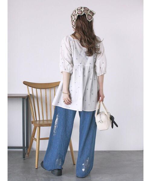 ehka sopo（エヘカソポ）の「花刺繍スクエアネックブラウス（シャツ/ブラウス・レディース・イエロー/オフホワイト/ブラック・F）」の12枚目の写真