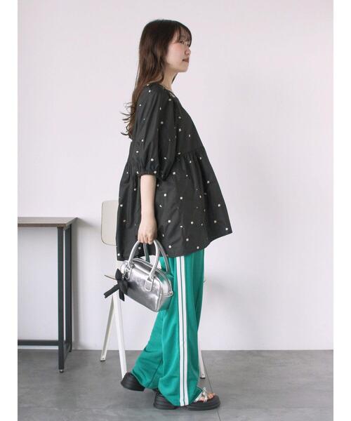 ehka sopo（エヘカソポ）の「花刺繍スクエアネックブラウス（シャツ/ブラウス・レディース・イエロー/オフホワイト/ブラック・F）」の19枚目の写真