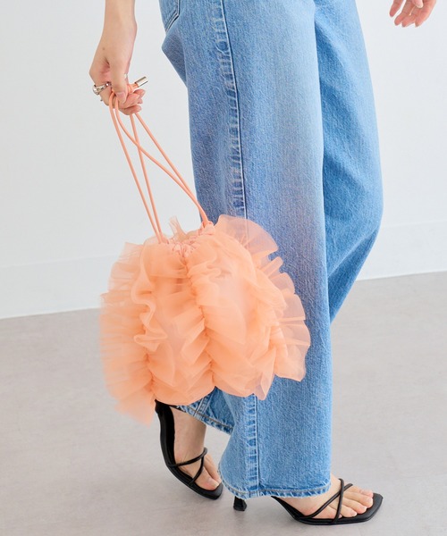 MIAN (ミアン)の「【MIAN】2wayボリュームチュールフリル ドロスト巾着バッグ ショルダーバッグ 結婚式 二次会 オケージョン / 2251-299-1(ショルダーバッグ・レディース・ブラック/ピンク/ブルー/グレー・FREE)」の4枚目の写真