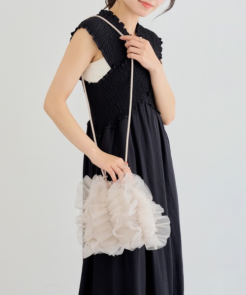 MIAN (ミアン)の「【MIAN】2wayボリュームチュールフリル ドロスト巾着バッグ ショルダーバッグ 結婚式 二次会 オケージョン / 2251-299-1(ショルダーバッグ・レディース・ブラック/ピンク/ブルー/グレー・FREE)」の22枚目の写真