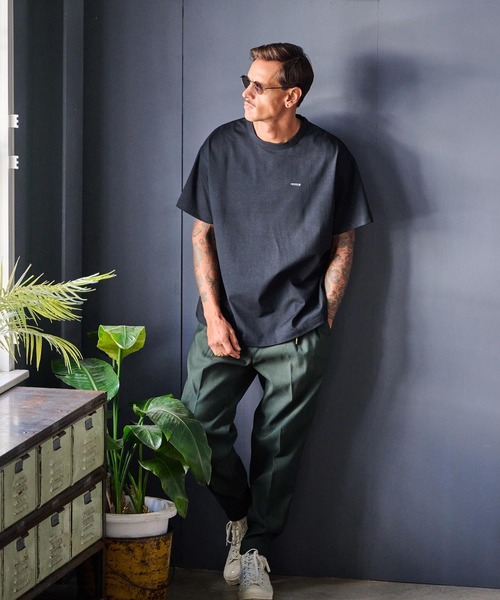 THEOREM(セオレム)の「mt9796- Embroidered Tee Tシャツ(Tシャツ/カットソー・メンズ・ブラック/ダークネイビー/ホワイト・L/XL/M)」の14枚目の写真