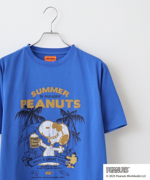 KRIFF MAYER(クリフメイヤー)の「KRIFFMAYER スヌーピープリントT(乾杯)(Tシャツ/カットソー・メンズ・レッド/チャコール/オフホワイト/ブルー/マルチ・M/L/XL)」の3枚目の写真