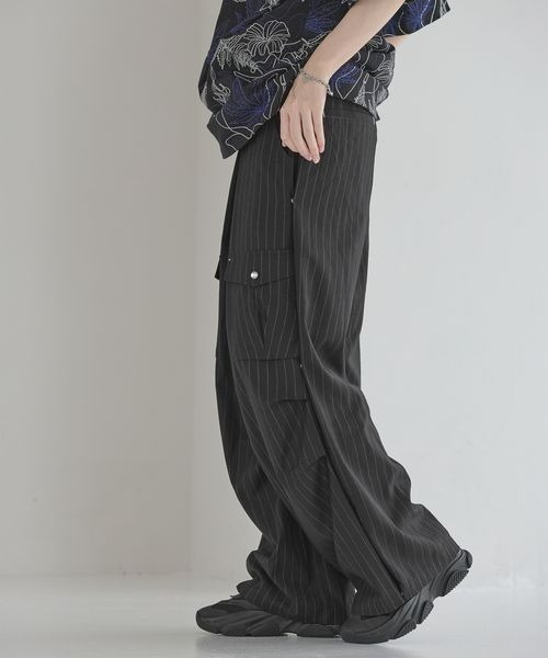 Anui(アニュイ)の「【UNISEX/3サイズ展開】バレルスナップカーゴパンツ(カーゴパンツ・レディース・ベージュ/ストライプ/ブラック系その他・SMALL/MEDIUM/LARGE)」の5枚目の写真