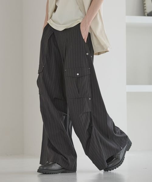 Anui(アニュイ)の「【UNISEX/3サイズ展開】バレルスナップカーゴパンツ(カーゴパンツ・レディース・ベージュ/ストライプ/ブラック系その他・SMALL/MEDIUM/LARGE)」の10枚目の写真