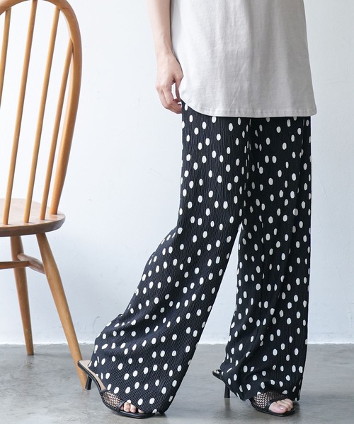 mili an deni(ミリアンデニ)の「ペイズリー&ドットカットプリーツパンツ(その他パンツ・レディース・アイボリー/ブラック系その他/ホワイト/ブラック・M)」の15枚目の写真