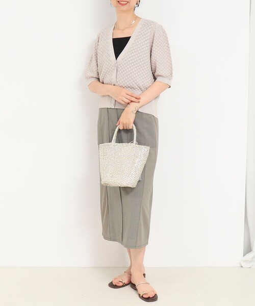 MICO COULIER（ミコクリエ）の「立体編柄Vネックカーディガン（カーディガン/ボレロ・レディース・ブラウン/グレイッシュベージュ/ライトグレー・38）」の16枚目の写真