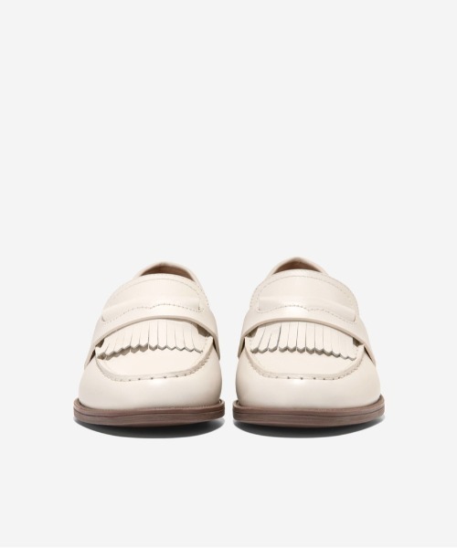 COLE HAAN(コールハーン)の「スタッシ キルティ ローファー womens(ローファー・レディース・ホワイト・7/7.5/6/6.5/8/5.5/5)」の3枚目の写真
