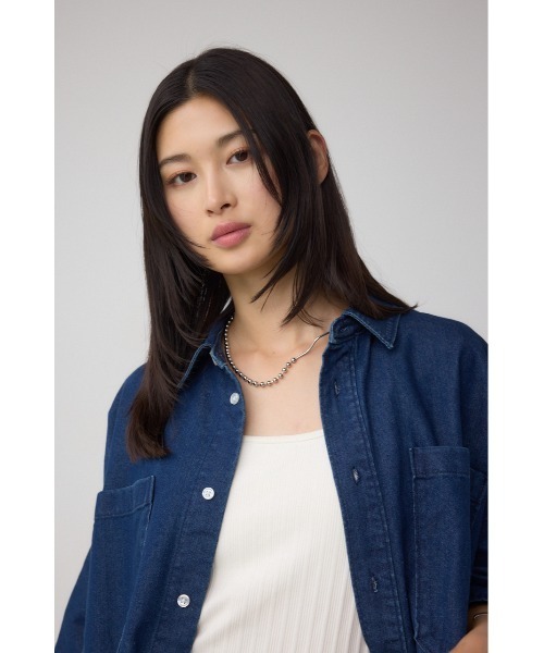 AZUL by moussy（アズールバイマウジー）の「C/T冷感デニムドルマンシャツ（シャツ/ブラウス・レディース・ブルー/ダークブルー・FREE）」の13枚目の写真