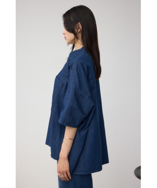 AZUL by moussy（アズールバイマウジー）の「C/T冷感デニムドルマンシャツ（シャツ/ブラウス・レディース・ブルー/ダークブルー・FREE）」の9枚目の写真