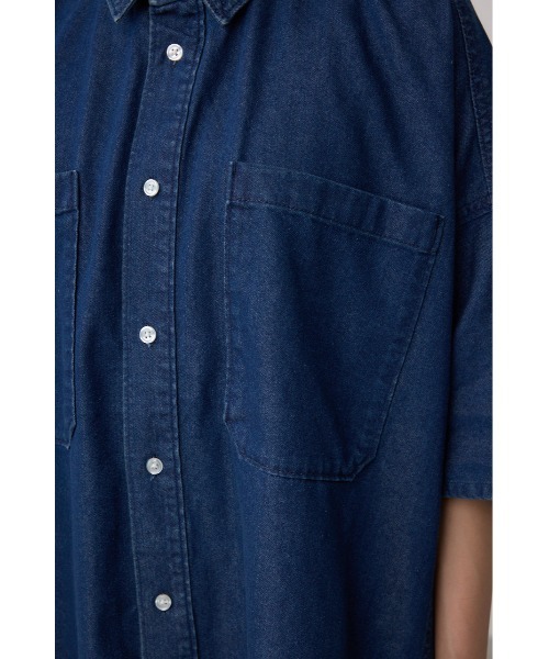 AZUL by moussy（アズールバイマウジー）の「C/T冷感デニムドルマンシャツ（シャツ/ブラウス・レディース・ブルー/ダークブルー・FREE）」の6枚目の写真
