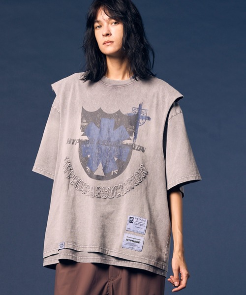 MAISON SPECIAL(メゾンスペシャル)の「【Hypnose Association for MAISON SPECIAL】「Crest」Prime-Over Crew Neck Layering T-Shirt/プライムオーバークルーネックレイヤリングTシャツ【MAISON SPECIAL/メゾンスペシャル】(Tシャツ/カットソー・メンズ・ブラック/ライトグレー・2/1)」の4枚目の写真