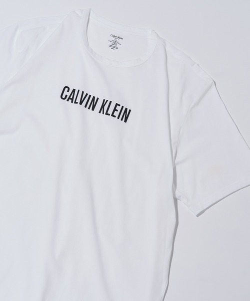 Calvin Klein(カルバン・クライン)の「【Calvin Klein】S/s Crew Neck White W/ BLack Logo 000NM2567E(Tシャツ/カットソー・メンズ・ホワイト・M/XL/L)」の1枚目の写真