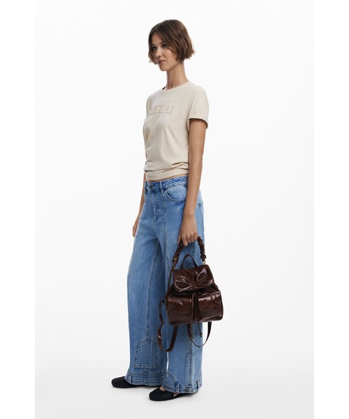 Desigual（デシグアル）の「リボンディテール小型レザーバックパック 