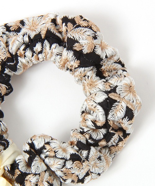 GLOBAL WORK(グローバルワーク)の「刺繍リボンヘアゴム/570914(ヘアゴム・レディース・ホワイト/ブラック・FREE)」の5枚目の写真