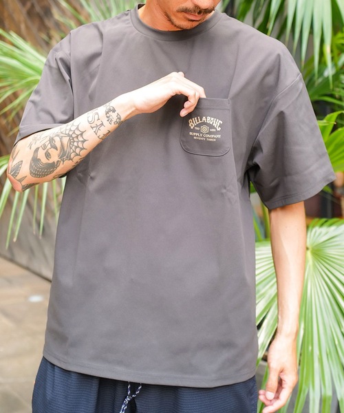BILLABONG（ビラボン）の「BILLABONG メンズ WARM SOFTTY TEE サーフTシャツ 【2025年秋冬モデル】/ビラボン水陸両用胸ポケットバックロゴプリントラッシュガードTシャツ(水着)（Tシャツ/カットソー・メンズ・クリーム/ブラック/ライトブルー・X-LARGE/LARGE/MEDIUM）」の8枚目の写真