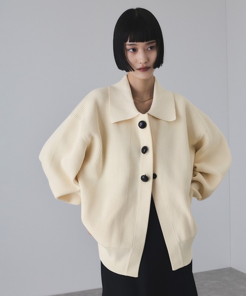 ADAM ET ROPE'（アダムエロペ）の「【サステナブル】ポロニットリラックスカーディガン（カーディガン/ボレロ・レディース・ラベンダー/キナリ/ブラック・FREE）」の10枚目の写真