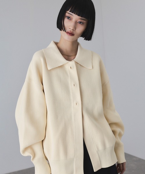 ADAM ET ROPE'（アダムエロペ）の「【サステナブル】ポロニットリラックスカーディガン（カーディガン/ボレロ・レディース・ラベンダー/キナリ/ブラック・FREE）」の14枚目の写真