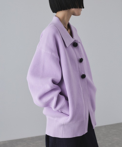 ADAM ET ROPE'（アダムエロペ）の「【サステナブル】ポロニットリラックスカーディガン（カーディガン/ボレロ・レディース・ラベンダー/キナリ/ブラック・FREE）」の19枚目の写真