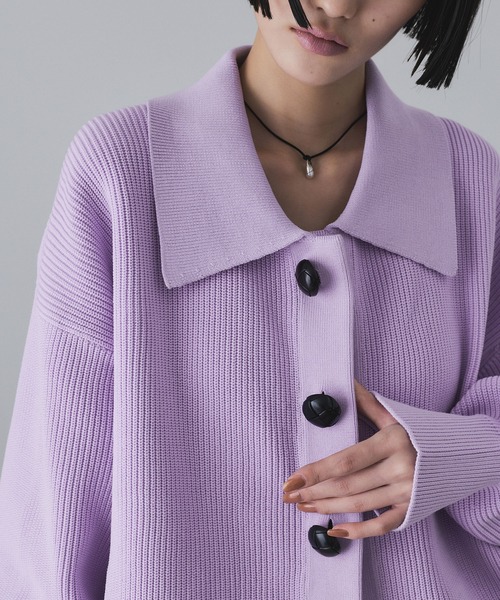 ADAM ET ROPE'（アダムエロペ）の「【サステナブル】ポロニットリラックスカーディガン（カーディガン/ボレロ・レディース・ラベンダー/キナリ/ブラック・FREE）」の21枚目の写真