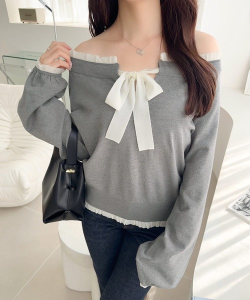 mily bilet(ミウィビレット)の「【mily bilet】大人の甘さをひとさじ。マルチWAYロゴシェルボタン使い裾フリルリボンニットプルオーバー(オフショル可)(ニット/セーター・レディース・ブラウン/ブラック/アイボリー/グレー・LARGE/MEDIUM/SMALL/X-LARGE)」の10枚目の写真