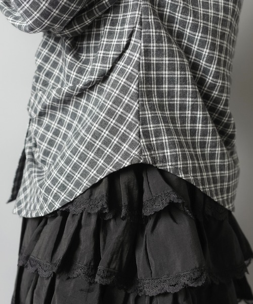 SPINNS(スピンズ)の「着るだけ細見え☆韓国っぽシャーリングタイトシャツ(シャツ/ブラウス・レディース・アイボリー/チャコール/ネイビー/ブラウン・ONESIZE)」の17枚目の写真