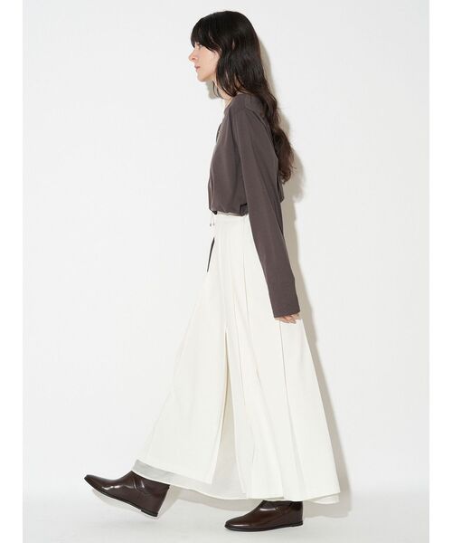 ELENDEEK(エレンディーク)の「ラウンドヘムカットソー(Tシャツ/カットソー・レディース・オフホワイト/チャコールグレー・FREE)」の16枚目の写真