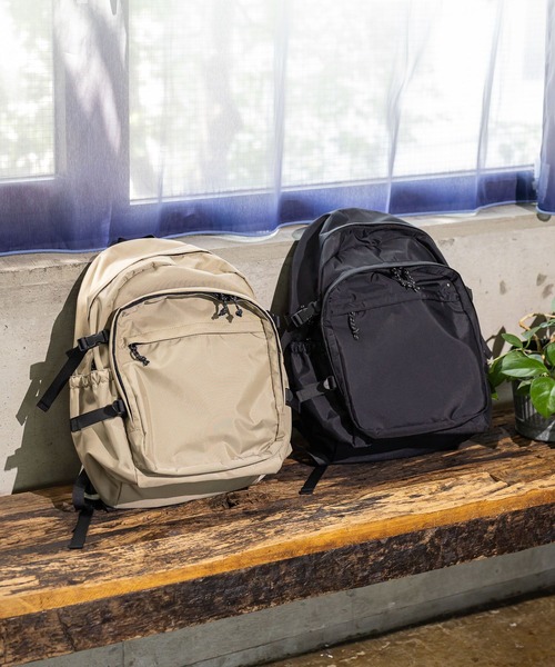 GLOBAL WORK（グローバルワーク）の「撥水ライト10ポケットリュック/581076（バックパック/リュック・メンズ・ブラック/ベージュ・ONE SIZE）」の3枚目の写真