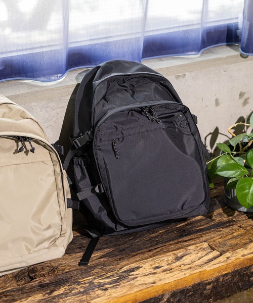 GLOBAL WORK（グローバルワーク）の「撥水ライト10ポケットリュック/581076（バックパック/リュック・メンズ・ブラック/ベージュ・ONE SIZE）」の5枚目の写真