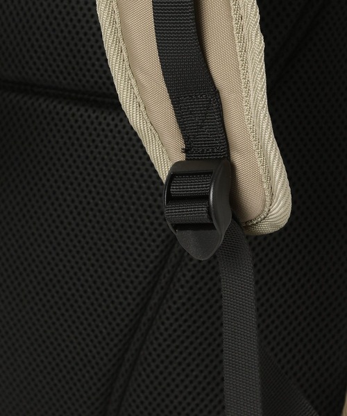 GLOBAL WORK（グローバルワーク）の「撥水ライト10ポケットリュック/581076（バックパック/リュック・メンズ・ブラック/ベージュ・ONE SIZE）」の11枚目の写真