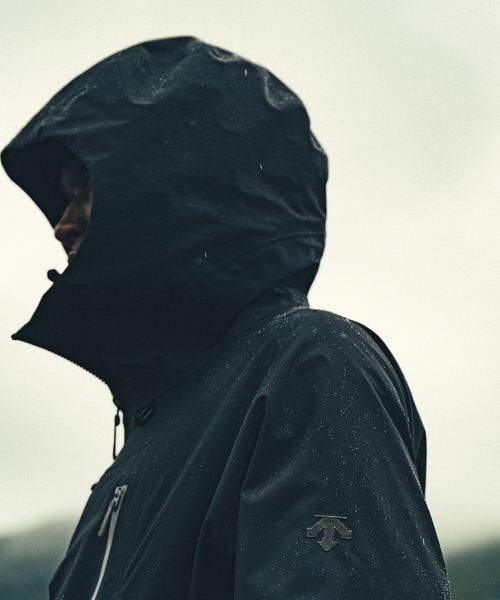 JOURNAL STANDARD relume(ジャーナルスタンダード レリューム)の「DESCENTE ALLTERRAIN 81 別注 ゴアテックスシェルジャケット ”ZENCHIKEI"(マウンテンパーカー・メンズ・チャコールグレー・MEDIUM/LARGE)」の5枚目の写真