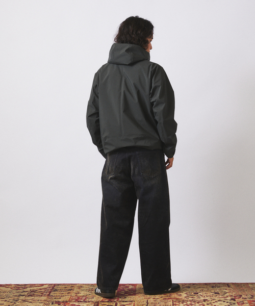 JOURNAL STANDARD relume(ジャーナルスタンダード レリューム)の「DESCENTE ALLTERRAIN 81 別注 ゴアテックスシェルジャケット ”ZENCHIKEI"(マウンテンパーカー・メンズ・チャコールグレー・MEDIUM/LARGE)」の12枚目の写真