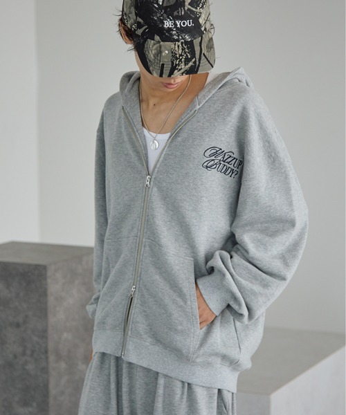 PBLIM（ページボーイリム）の「《UNISEX/セットアップ対応》ロゴ刺繍ジップパーカー（パーカー・レディース・杢グレー/ブラウン/グリーン系カモフラージュ・MEDIUM/SMALL）」の2枚目の写真