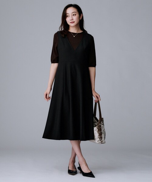 UNTITLED(アンタイトル)の「【Aライン/ワンピース】Vネックジャンパースカート(ワンピース・レディース・ブラック/チャコールグレー・00/02/01/03/04/44/48)」の12枚目の写真