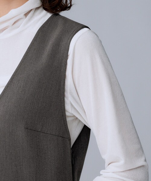 UNTITLED(アンタイトル)の「【Aライン/ワンピース】Vネックジャンパースカート(ワンピース・レディース・ブラック/チャコールグレー・00/02/01/03/04/44/48)」の18枚目の写真