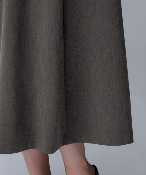 UNTITLED(アンタイトル)の「【Aライン/ワンピース】Vネックジャンパースカート(ワンピース・レディース・ブラック/チャコールグレー・00/02/01/03/04/44/48)」の20枚目の写真