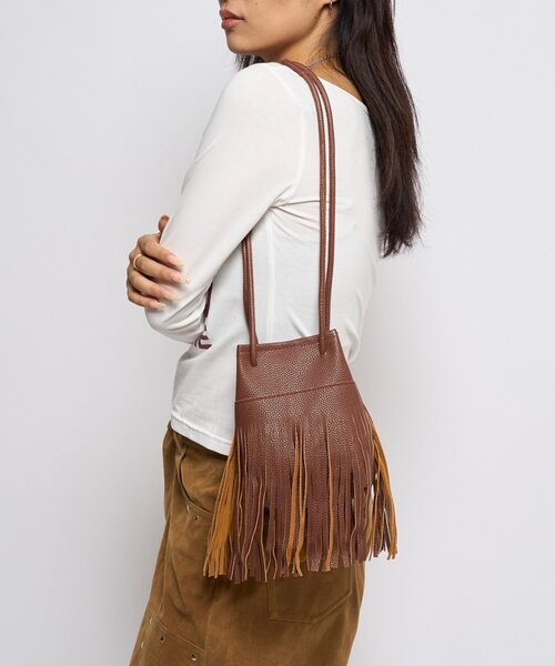 WHO'S WHO gallery（フーズフーギャラリー）の「フリンジレザーショルダーバッグ（ショルダーバッグ・レディース・ブラック/ブラウン・FREE）」の5枚目の写真