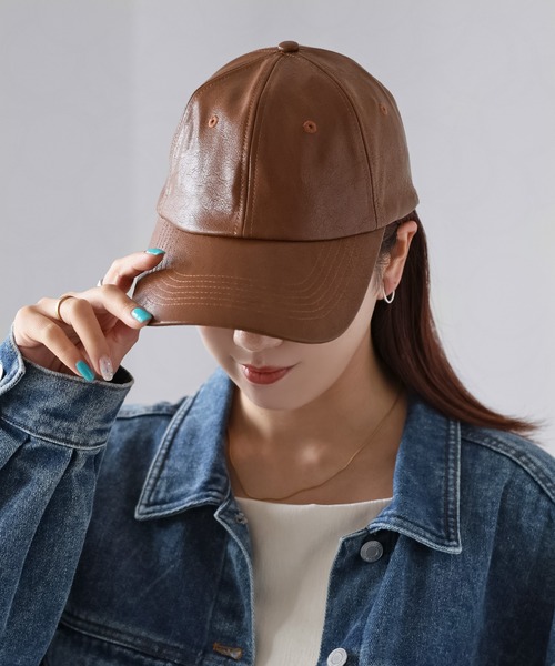 Riberry(リベリー)の「合成皮革キャップ(キャップ・レディース・ブラック/ブラウン・FREE)」の5枚目の写真