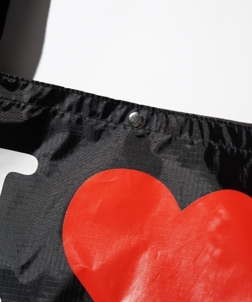 THRIFTY LOOK(スリフティールック)の「THRIFTY LOOK スリフティルック / "I LOVE LA"WATER PROOF TOTE(トートバッグ・メンズ・ブラック/ホワイト・ONE SIZE)」の3枚目の写真