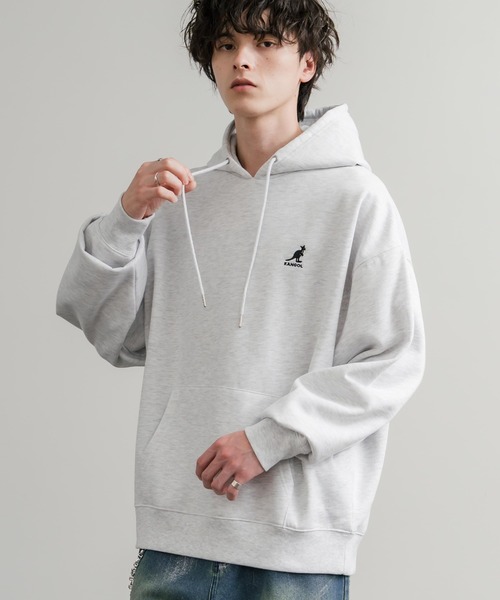 KANGOL(カンゴール)の「KANGOL カンゴール 別注コラボオーバーサイズ裏起毛ロゴ刺繍プルパーカー(パーカー・メンズ・ライトグレー/チャコール/グリーン/杢グレー/ブラック/ネイビー・XL/L/M)」の2枚目の写真