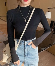 長く愛用できるモックネックニット