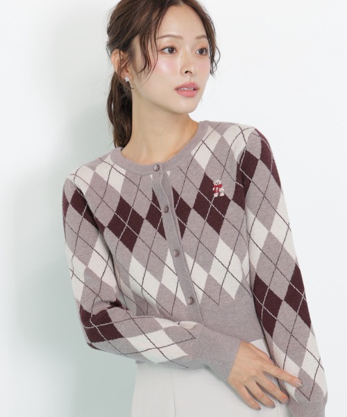 JILL by JILL STUART（ジルバイジルスチュアート）の「◇＜BEARシリーズ＞アーガイルカーディガン（ニット/セーター・レディース・ブラウン/ピンク/ネイビー/ブルー・FREE）」の13枚目の写真