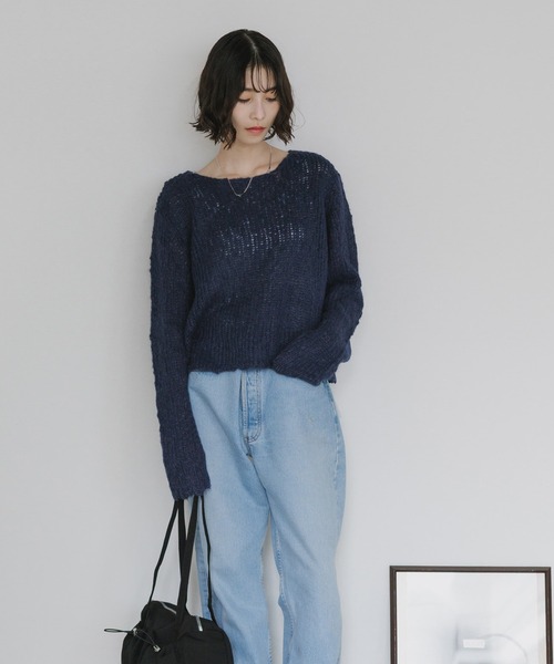 AO2（アオズ）の「Boat-Neck Knit / 透かし編み ボートネック ニット（ニット/セーター・レディース・ダークグレー/ネイビー/ホワイト/ブラウン・FREE）」の4枚目の写真