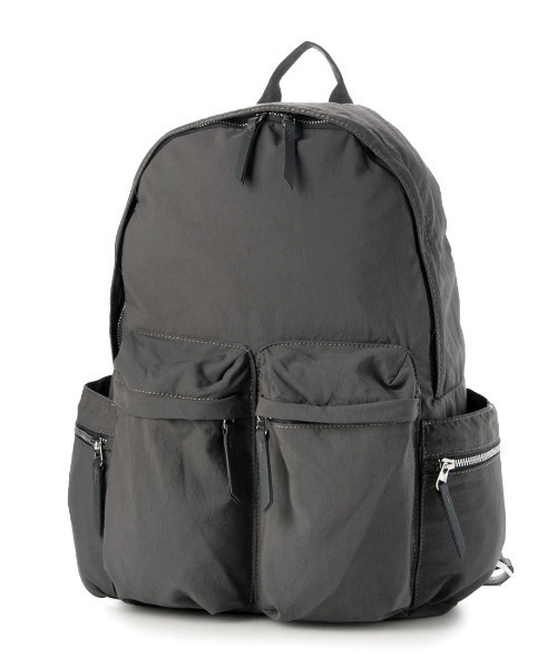 cache cache(カシュ カシュ)の「カシュカシュ cachecache / 10ポケットナイロンリュック(バックパック/リュック・レディース・ベージュ系その他/ダークグレー/ブラック・FREE)」の19枚目の写真
