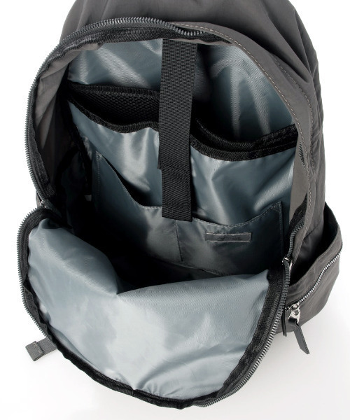 cache cache(カシュ カシュ)の「カシュカシュ cachecache / 10ポケットナイロンリュック(バックパック/リュック・レディース・ベージュ系その他/ダークグレー/ブラック・FREE)」の22枚目の写真