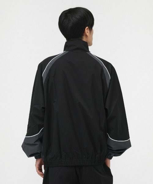 NEW ERA(ニューエラ)の「ニューエラ OS TR JKT(ジャージ・メンズ・ブラック・M/L/LL)」の2枚目の写真