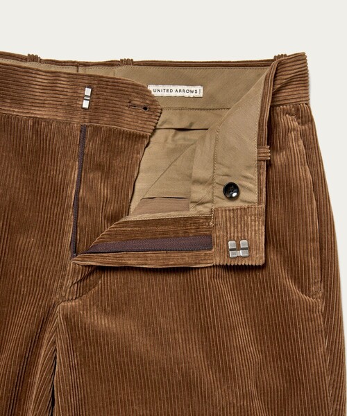 UNITED ARROWS（ユナイテッドアローズ）の「コーデュロイ モダンストレート パンツ（その他パンツ・メンズ・ブラック/ブラウン系・S/M/XL/L）」の14枚目の写真