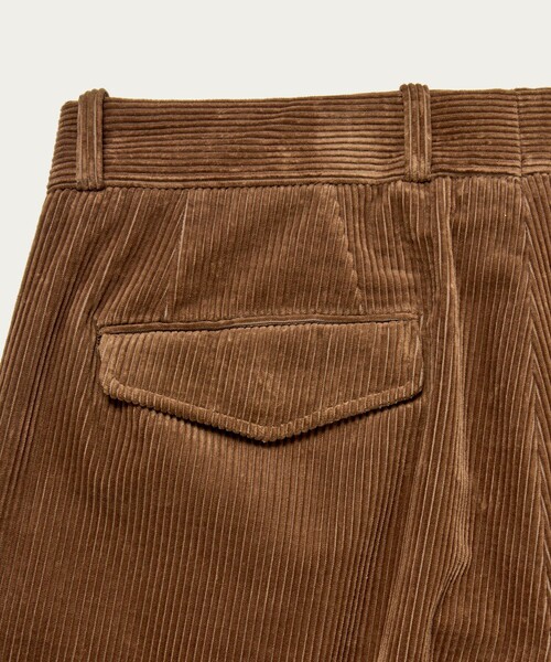 UNITED ARROWS（ユナイテッドアローズ）の「コーデュロイ モダンストレート パンツ（その他パンツ・メンズ・ブラック/ブラウン系・S/M/XL/L）」の15枚目の写真